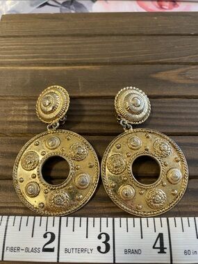 Vintage Ellen Designs Gold Tone Dangling Clip-On Earrings Open Circular Boho